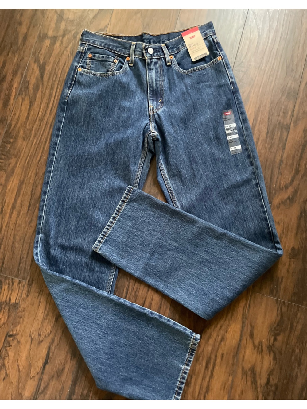 Levi's Men's relaxed fit Jeans in Medium Blue Wash